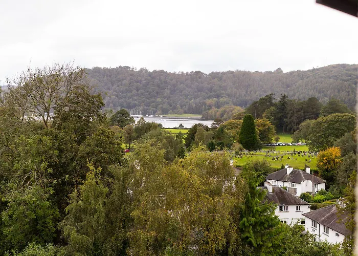 Lakes Hotel & Spa